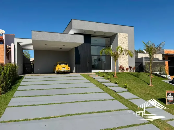 Linda casa com 4 suítes no Ninho Verde 1, excelentes acabamentos, ampla área de lazer