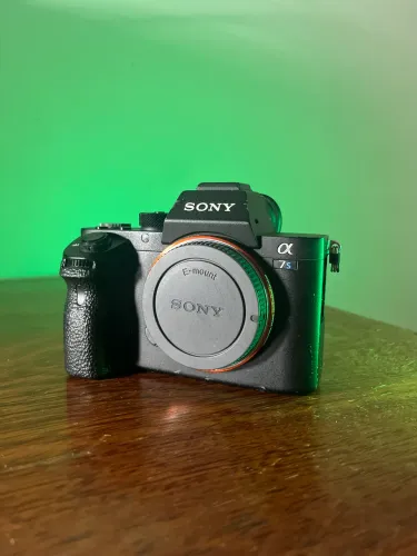 KIT FULLFRAME SONY A7SII C/ CAGE E BATERIAS - CÂMERA TOP!!!