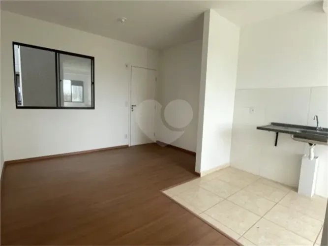 Apartamento à venda com 2 quartos no Lar Londres em Votorantim SP