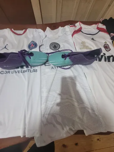 Kit 3 camisas brancas de times Europeu, City, Milan, Psg + Chuteira society 44/45