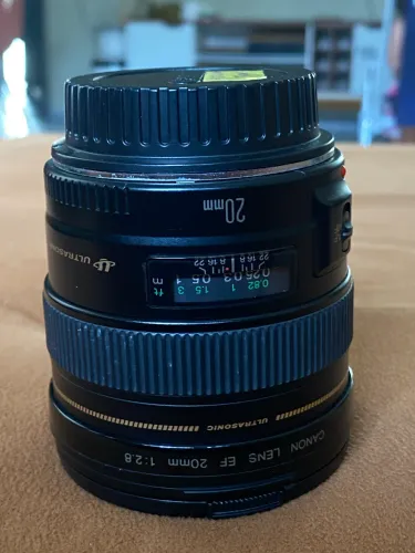 VENDO LENTE CANON 20MM FIXA USADA.