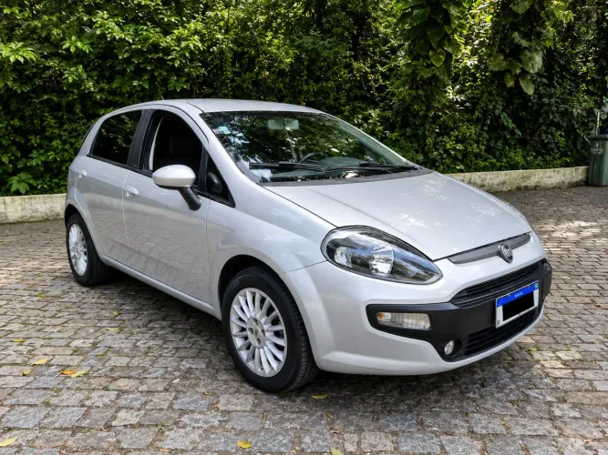 Fiat Punto Attractive 1.4 Fire Flex 8V 5P 2014