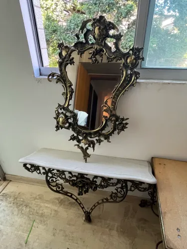 Magnífico Aparador com Espelho - Console decorativo de Bronze com Espelho