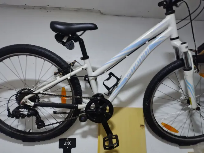 Bicicleta Specialized Hotrock original aro 24 .