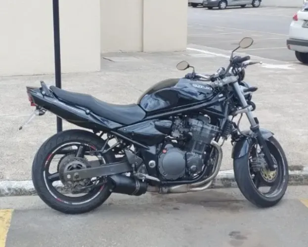 Vendo Bandit suzuki 600cc 2004 53.000km R$21.500,00