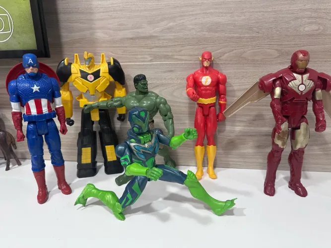 Bonecos super herois