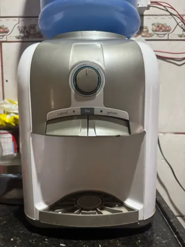 Bebedouro semi novo em ótimo estado