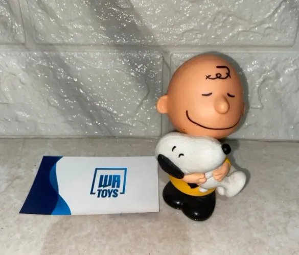CHARLIE BROWN E SNOOP McDONALD´S