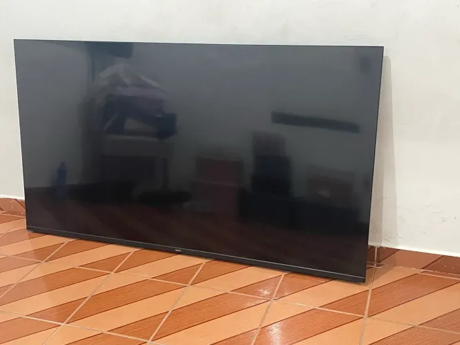 Tv de 70 polegadas da Filipes, tela trincada 