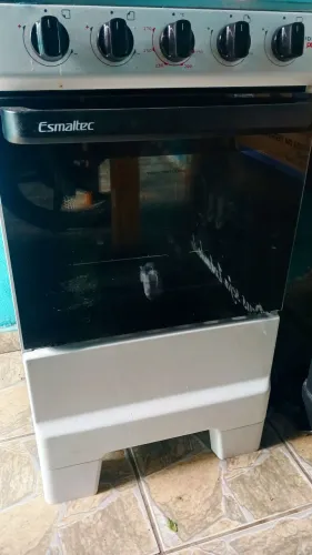 Fogão Esmaltec 4 bocas pouco tempo de uso