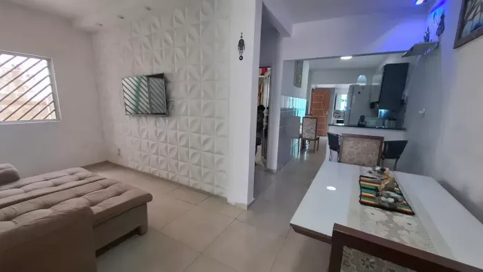 2 Quartos sendo 1 semi-suíte | Garagem | 238m² | Quintal com Piscina | Aurora/Anil/Pingão