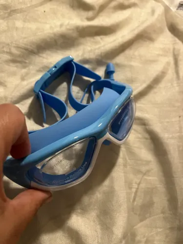 Óculos de natação com protetor de ouvido