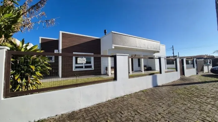 Casa moderna à venda em Imbé - Balneário Presidente
