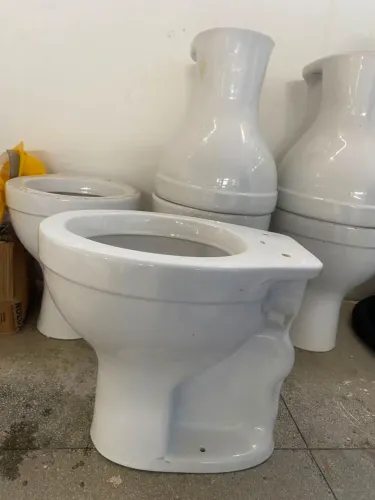 Bacia sanitária seminova