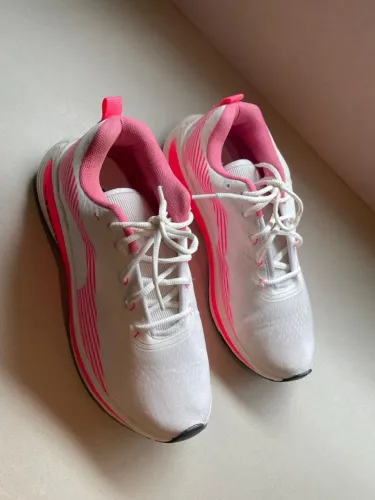 Tênis feminino cor branco com rosa zoomix