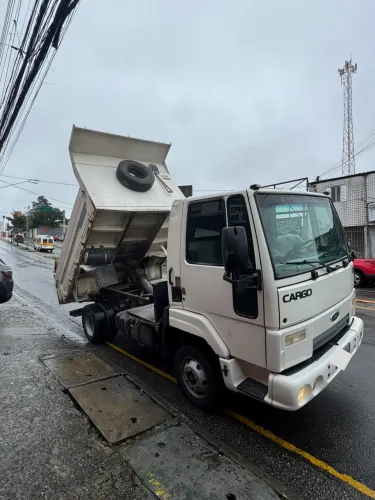 Caminhão Ford Cargo 815e Basculante 2010/2011