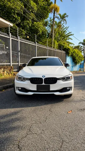 BMW 320I A 2.0 Turbo/activeflex 16V 184cv 4P 2013