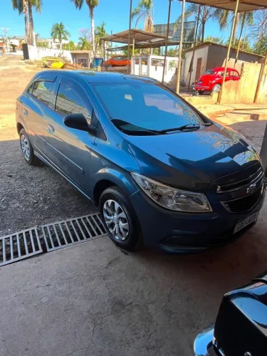 Chevrolet Onix Hatch LT 1.0 8V Flex Power Mec. 4P 2016