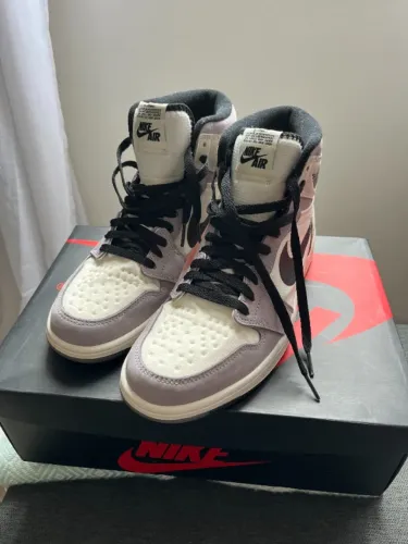 Tênis Air Jordan 1 edição Element GORE-TEX, cano alto.