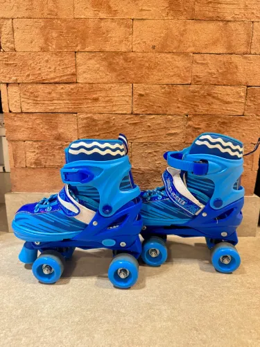 Patins azul 4 rodas