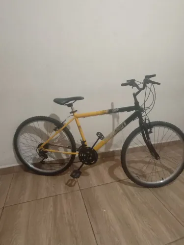 Bicicleta aro 26 semi nova