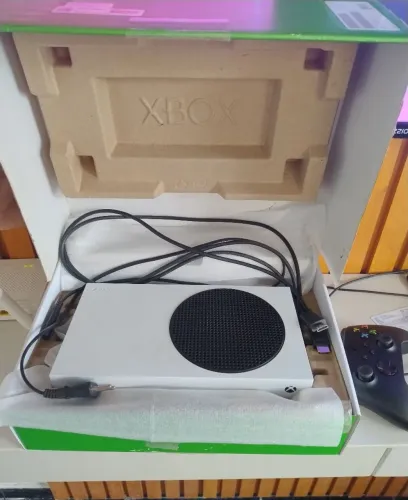 XBOX Series S em perfeito estado