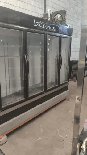 Auto serviço 4 portas 