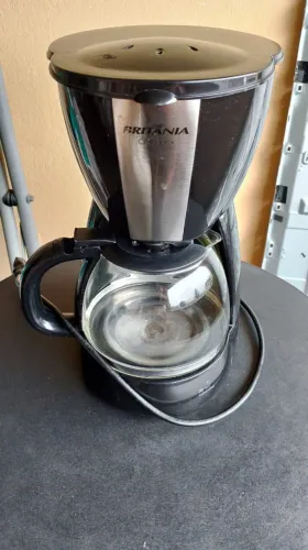 Cafeteira Britânia CP30 Inox Preta com Jarra de Vidro - Usada  