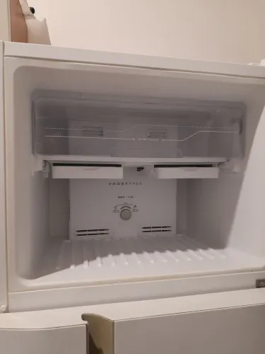 Vendo uma geladeira Electrolux sem nova valor 2.000