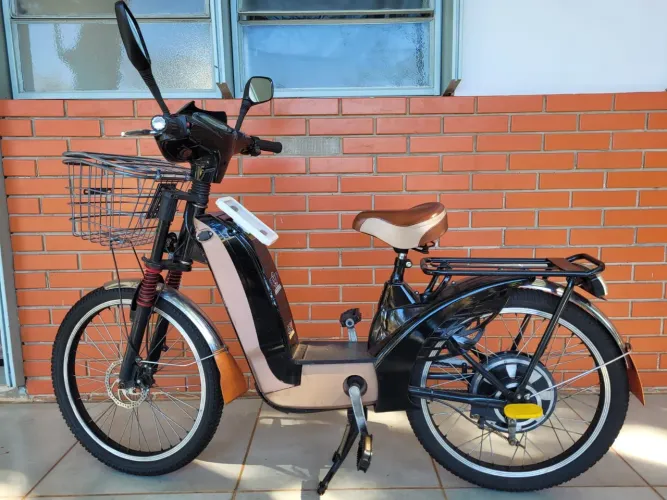 Bicicleta Elétrica Sousa 48V, semi-nova.