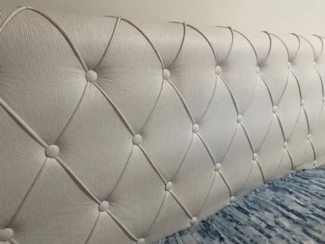 - Cabeceira da cama estofada - Branca - King Size
