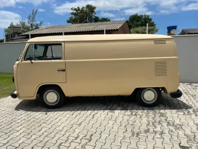 Volkswagen Kombi Standard/ Luxo/ Serie Prata 1983