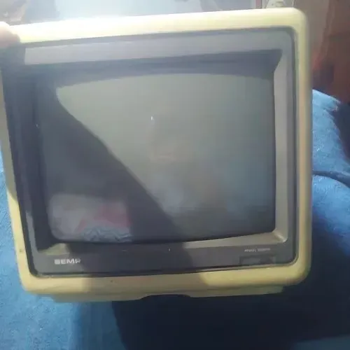 Tv Semp 10 polegadas colorida .