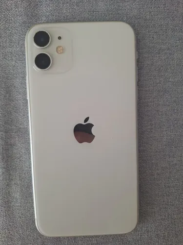 Celular iPhone 11