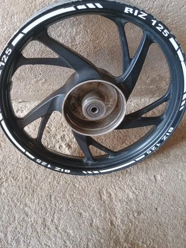 Vendo roda traseira biz aro 14" modelo pé de galinha original
