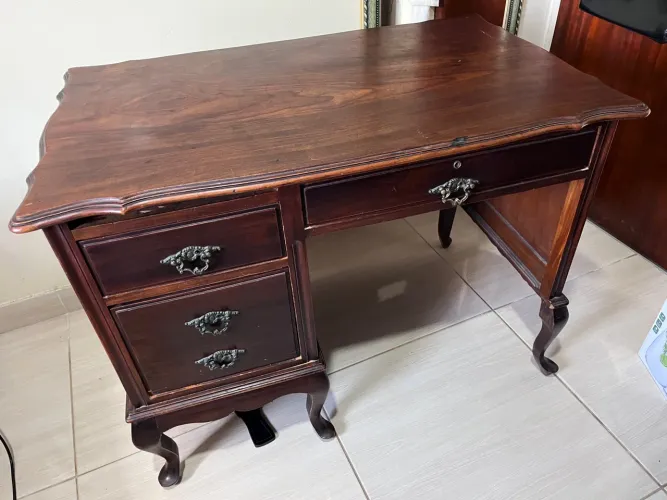 Escrivaninha ou penteadeira estilo chipandelle vintage antigo