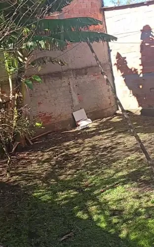 Vendo terreno de fundo com corredor individual pra rua aceito carro e moto no negocio.