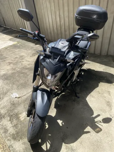Cb 300f 2023 único dono! Moto extremamente conservada, acompanha BAÚ GIVI!