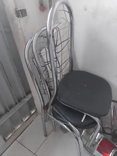 Vende se 4 cadeiras para reforma