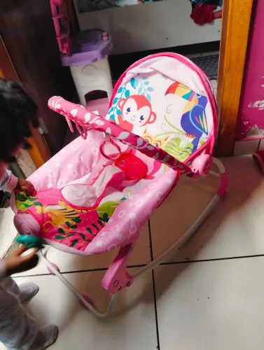 Vendo andaja e cadeira de descanso de bebê 