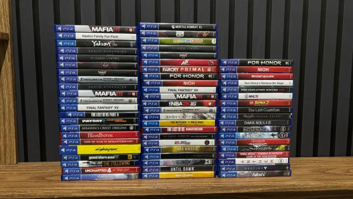 Lote 63 Jogos PS4 Mídia Física + Base Carregadora + Suporte