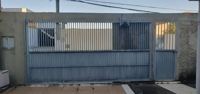 portão 4 metros e meio a vista posso negociar 