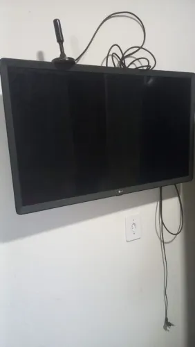 TV LG em bom estado - pronta para uso