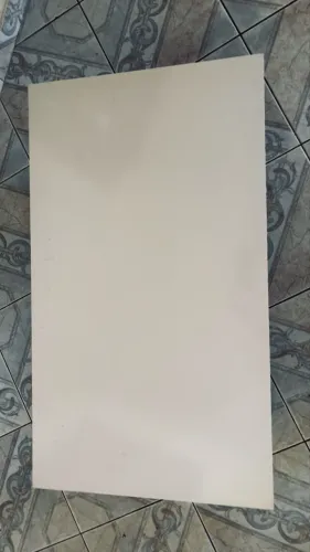 Vendo raque com rodinhas novo em branco com marrom.