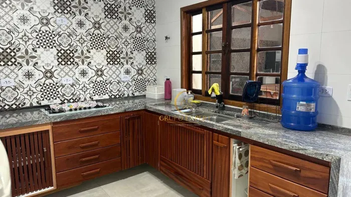 Casa Térrea Para venda em condomínio FECHADO com 3 Quartos sendo (1) Suíte com belas mansõ