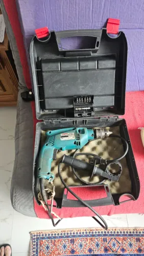 Furadeira de impacto Makita HP 1500 - 220 V