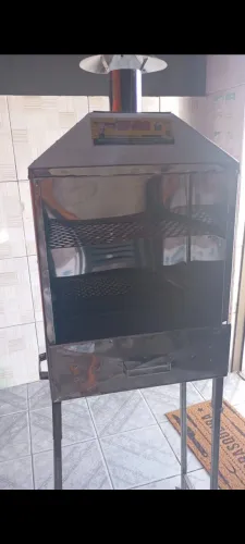Vendo churrasqueira usada somente 2 meses