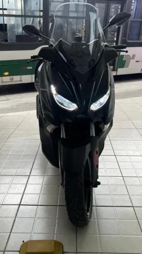 YAMAHA XMAX 250 LE SERIE ESPECIAL DART VADER