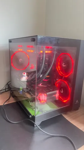 PC GAMER Potente