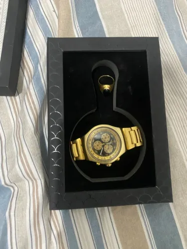Swatch cara preta